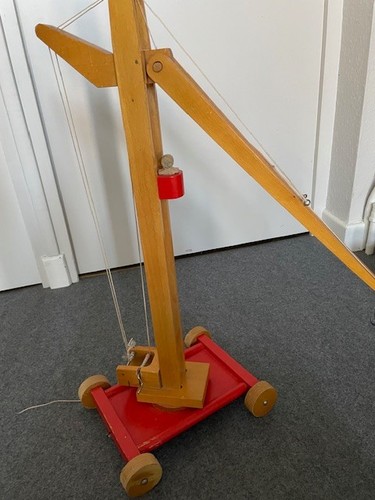 Grue jouet sur roues bois - sur, en