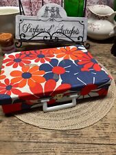 VINTAGE SEWING BOX SEWING BRIEFCASE CHILD 60s/70s
