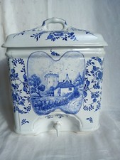 Fontaine murale ancienne