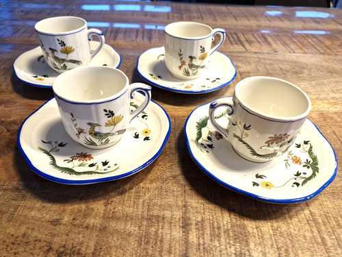Tasses soucoupes en - et,