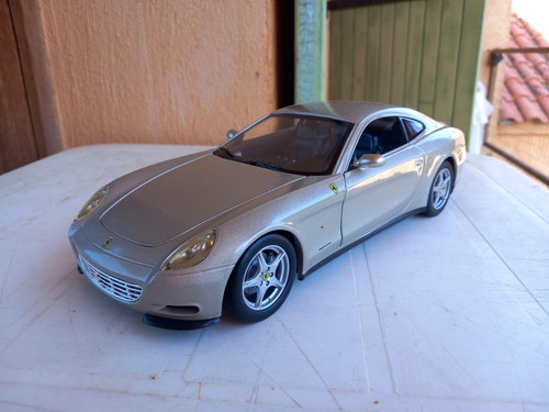 Hot wheels ferrari - 1/18,
