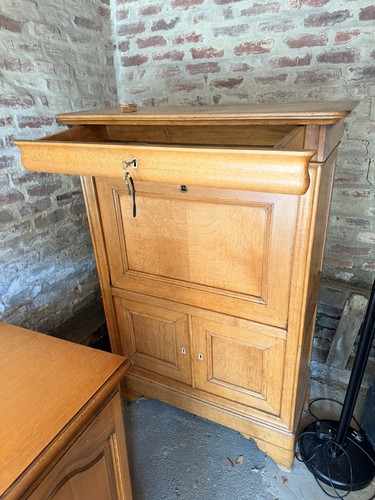 Secrétaire ancien - ,