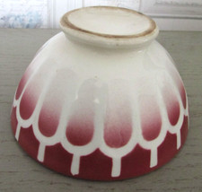 Ancien bol rose et blanc à facettes Hauteur 7 cm Diamètre au buvant 12,5 cm