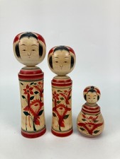 Lot de trois poupées