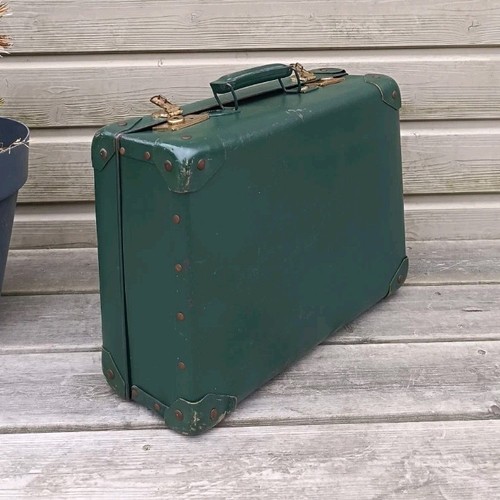 Valise rigide vintage verte