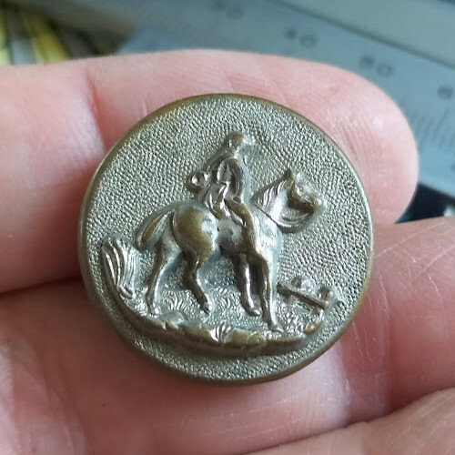 Ancien bouton chasse - .,