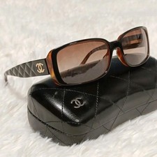Lunettes de soleil CHANEL 5111