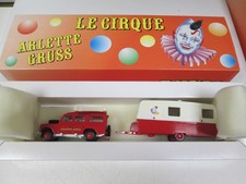 LAND ROVER 109 + CARAVANE