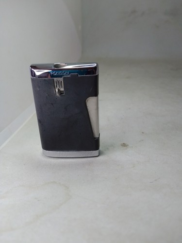 Ancien briquet marque - de,
