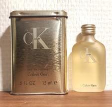 Rare. Eau de Toilette CK One de Calvin Klein 15ml. Boite Métal. Plein. TBon état