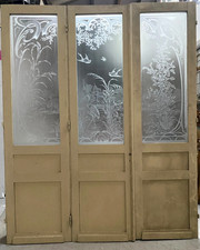 Suite de trois portes de