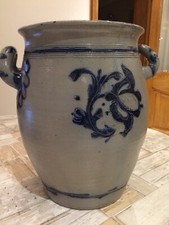 ancien et grand pot à choucroute gravé fleur de lys, art populaire alsace xix em