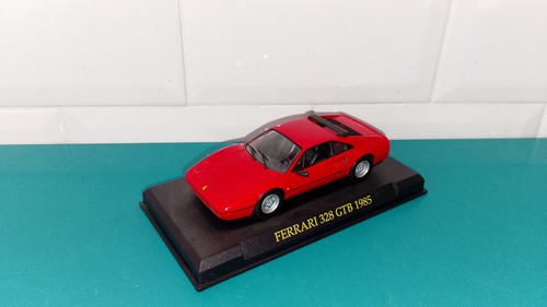 2501262 voiture ixo - 1/43,