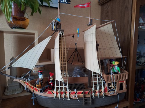 Rare bateau pirate vintage - rare,