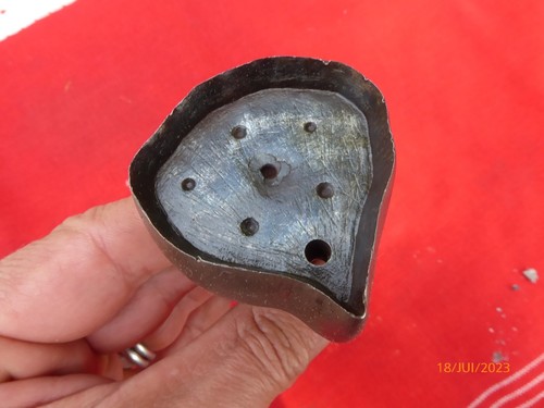 Emporte piece outil ancien - emporte,