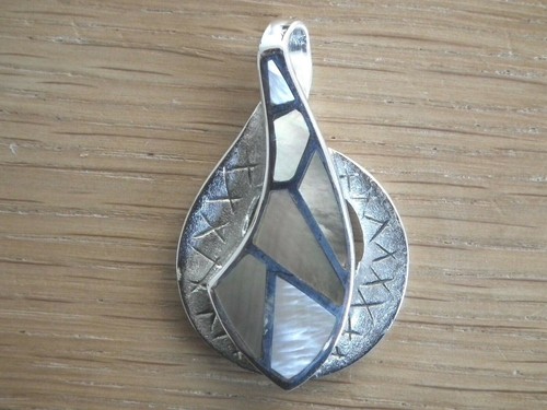 Pendentif 3cm 2cm - 3cm,