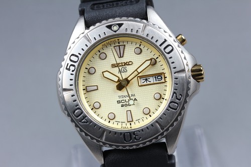 Presque comme neuve montre - [presque, neuve]