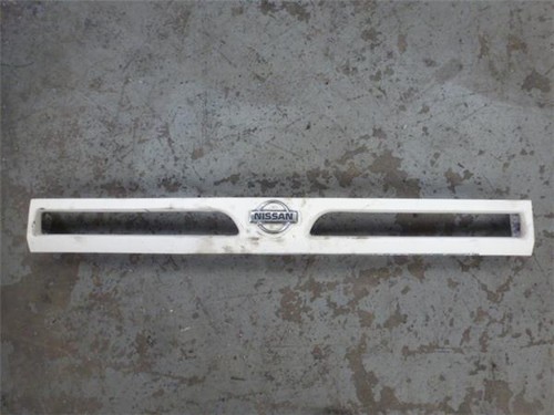 Grille pare chocs - pare-chocs, nissan