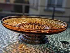 Grande coupe Art Déco / centre de table en verre pressé ambré sur pied