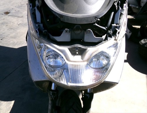 121313 phare avant piaggio - phare,