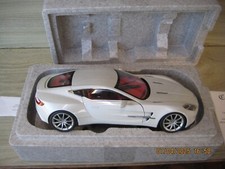 AUTOART MILLENNIUM   1/18   No 70244 ASTON MARTIN ONE-77   (MORNING FROST WHITE)