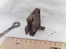 20mm Reversible Right or Left Middle Axis Cabinet or Sideboard Lock (DE52)