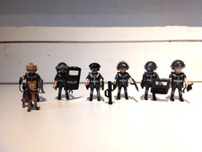 PLAYMOBIL LOT POLICIERS/ SQUAT