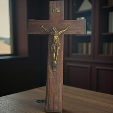 Crucifix ancien bois massif