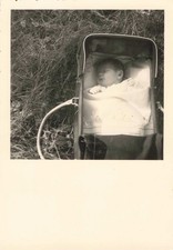 OLD PHOTOGRAPH 1957 BABY IN HIS HEADBAND FIRST WALK