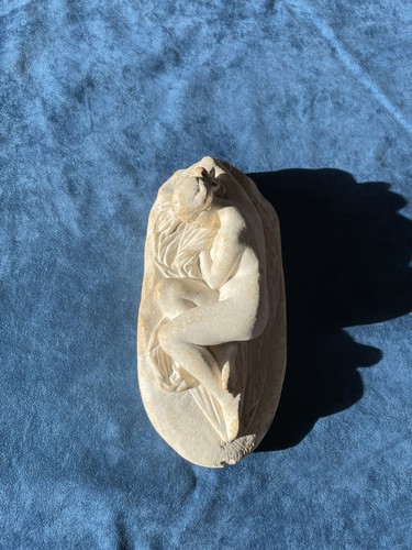 Femme nue couchée - , plâtre