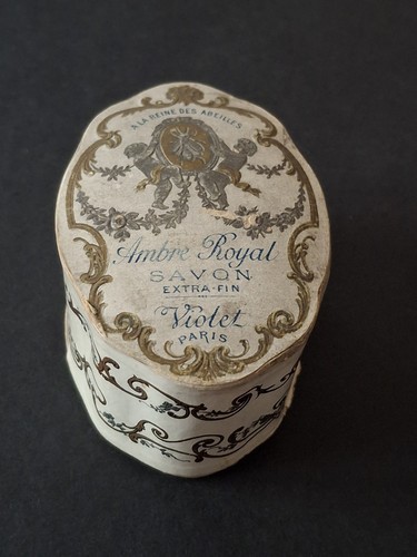 Violet reine des - a,
