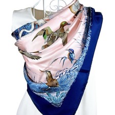 Foulard vintage HERMES Carre 90 en soie "Halt en Camargue" par R. Dallet...