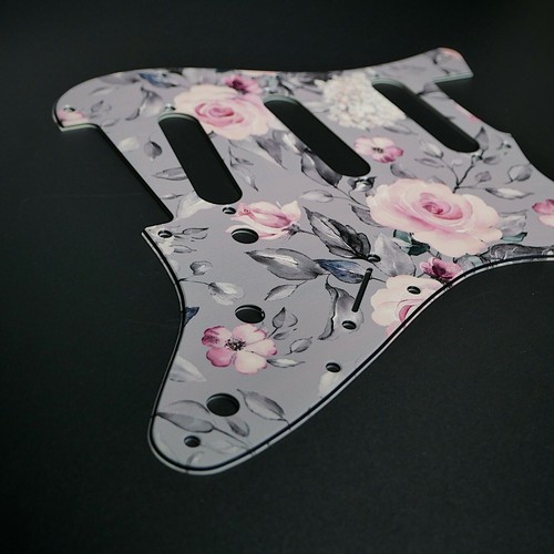 Pickguard fender strat - pickguard,