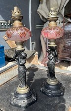 paire de lampes à pétrole