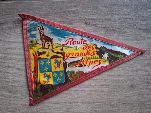 Ancien fanion touristique - ancien,