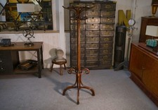 Porte manteau perroquet