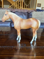 Breyer Vintage Quarter Horse Yearling #102 Dark Golden Palomino 1970-1980