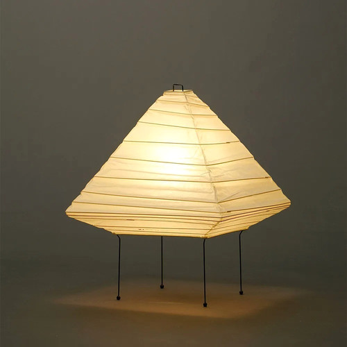 Isamu noguchi akari - 5x, table