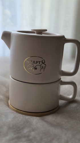 Ensemble théière tasse - théière, et
