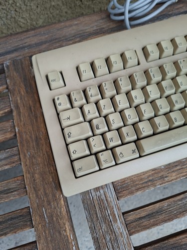 Apple design keyboard m2980 - apple,