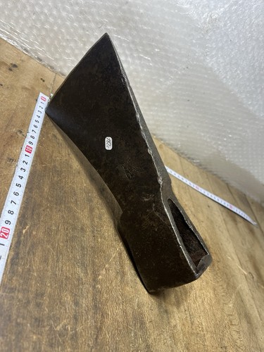 Hache bucheron outil ancien - hache,