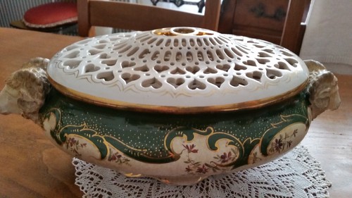 Pique fleurs faïence de - ,
