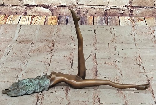 Statue bronze nue féminine - en,