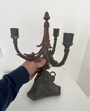 Curieux chandelier en bronze