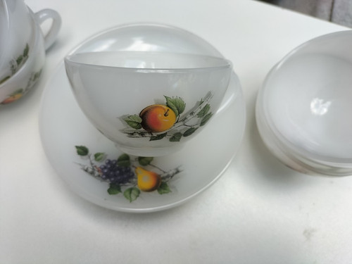 Tasses café et sous - tasses,