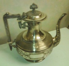 Ancienne théière en métal