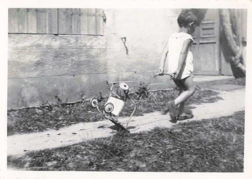Old photograph 1943 young - photograph,