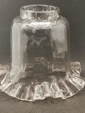 ANCIENNE TULIPE DE LAMPE A PETROLE EN VERRE Bullé 