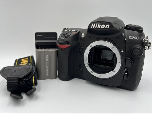 Nikon d200 camera - nikon,