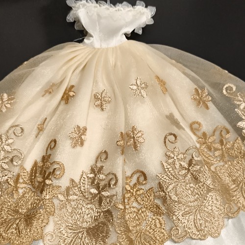 Robe bal pour poupée - de,
